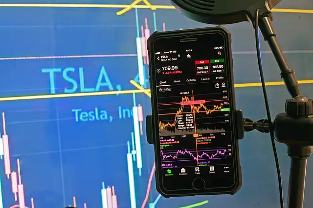Tesla Shareholder Meeting: Musk’s Pay Package Under Scrutiny