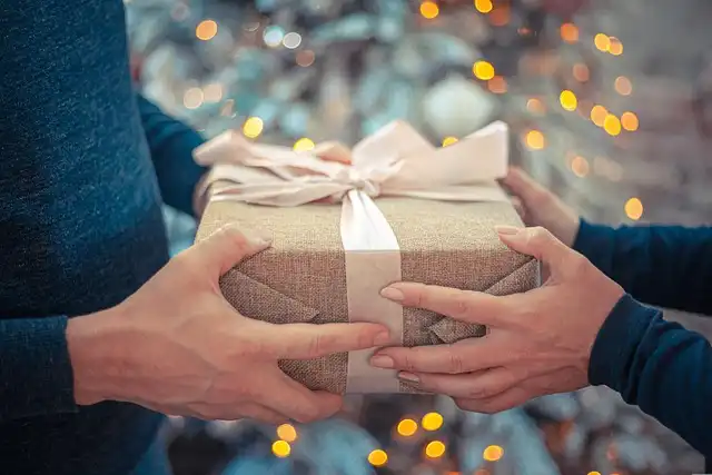 Holiday Spending Stress: Social Media, Debt, and Gift-Giving Pressure